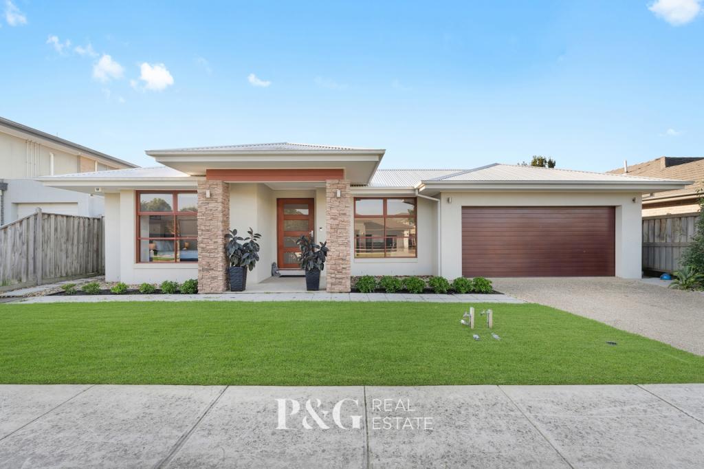 19 PEISLEY CRES, CRANBOURNE EAST, VIC 3977