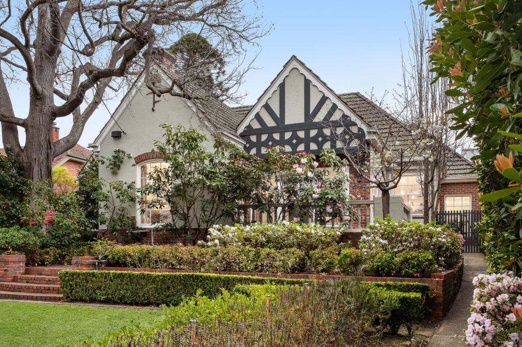 23 Rochester Rd, Canterbury, VIC 3126