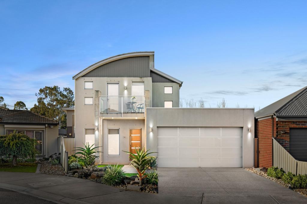 8 Manta Ct, Werribee, VIC 3030