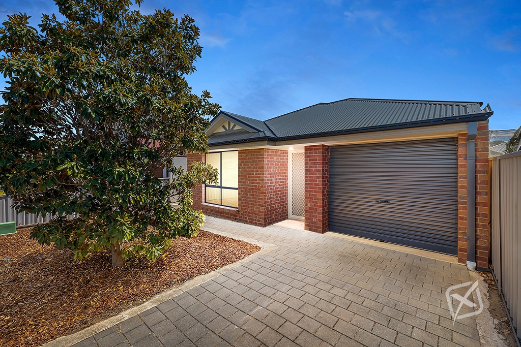 15 School Oval Dr, Christie Downs, SA 5164