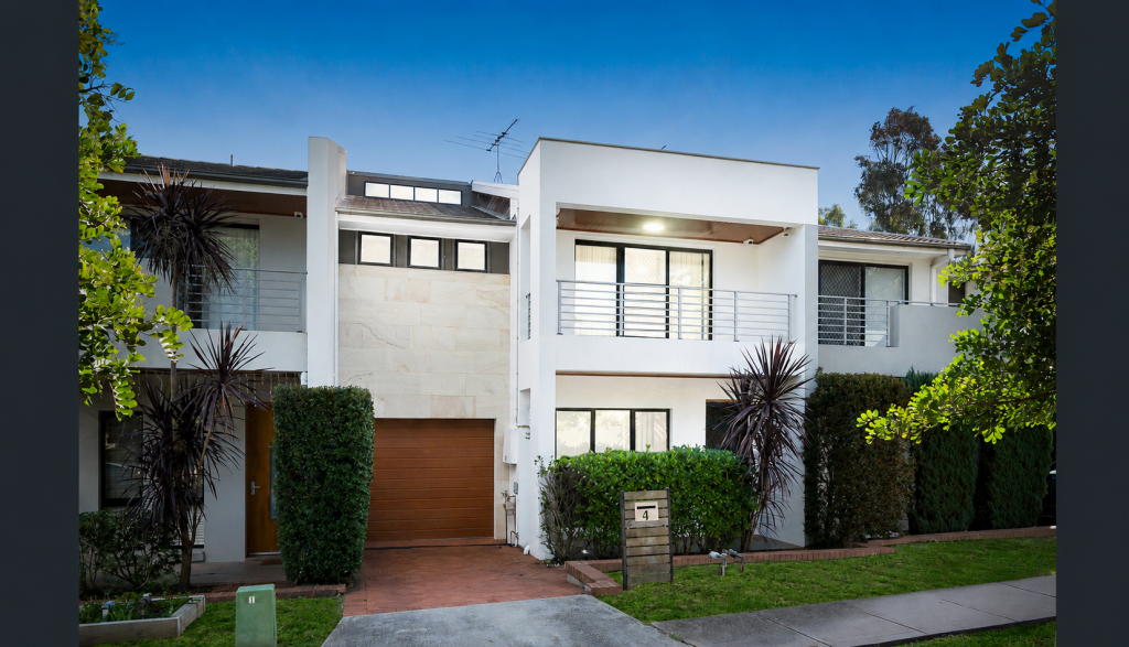 4 WIDGEON RD, THE PONDS, NSW 2769