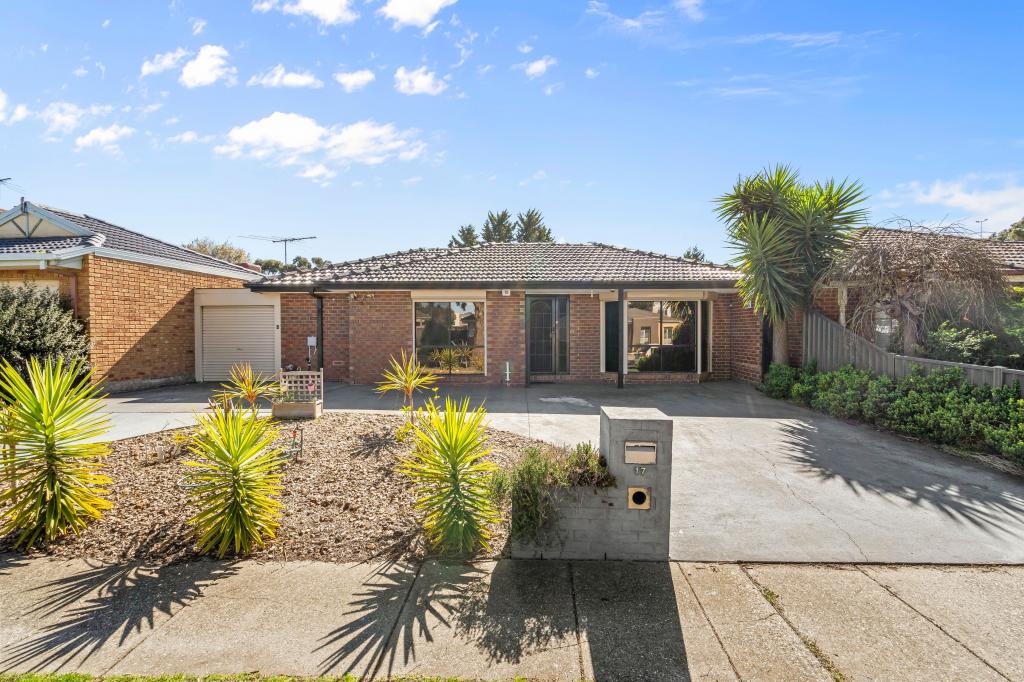 17 Cleeland Ct, Roxburgh Park, VIC 3064