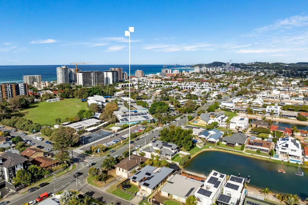 2 MARLIN CT, PALM BEACH, QLD 4221