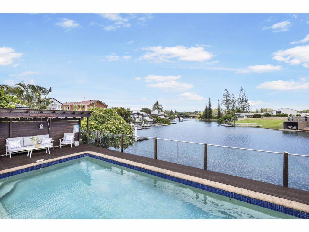 17 Sophie Ave, Broadbeach Waters, QLD 4218