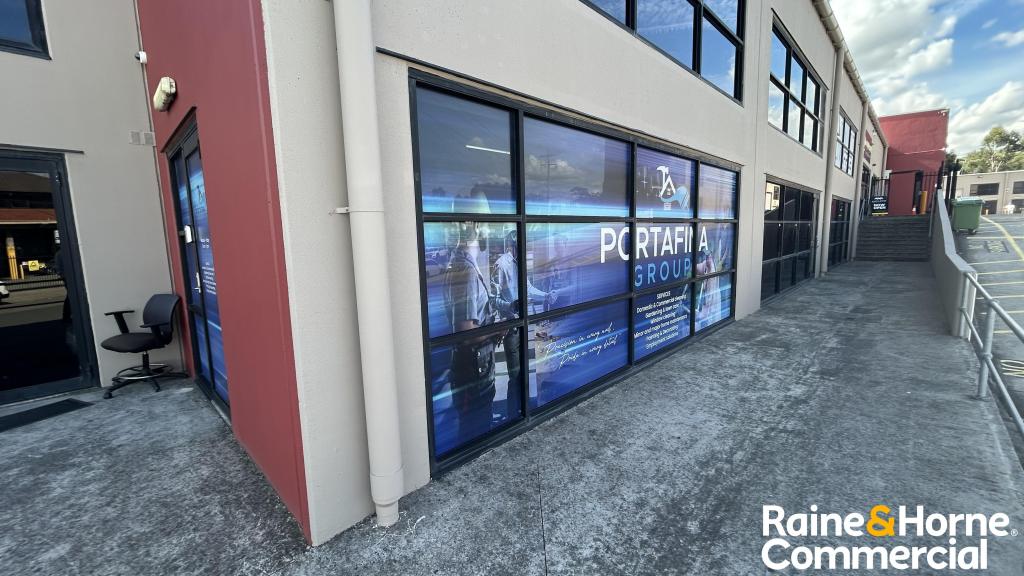 28/3 Kelso Cres, Moorebank, NSW 2170