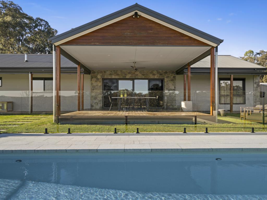 24 Hollams Rd, Mansfield, VIC 3722