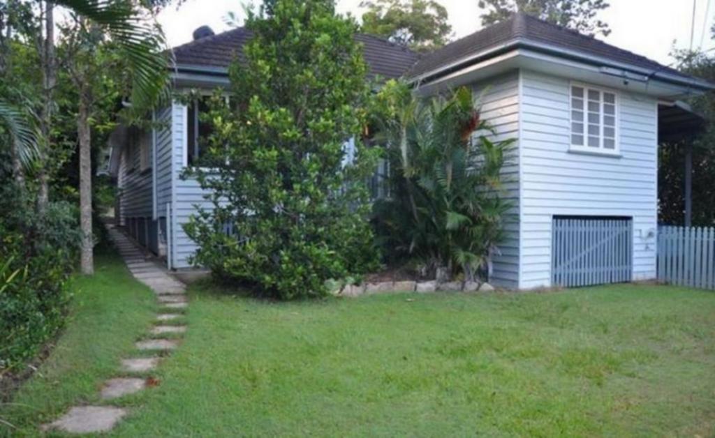 4 Bernard St, Brighton, QLD 4017