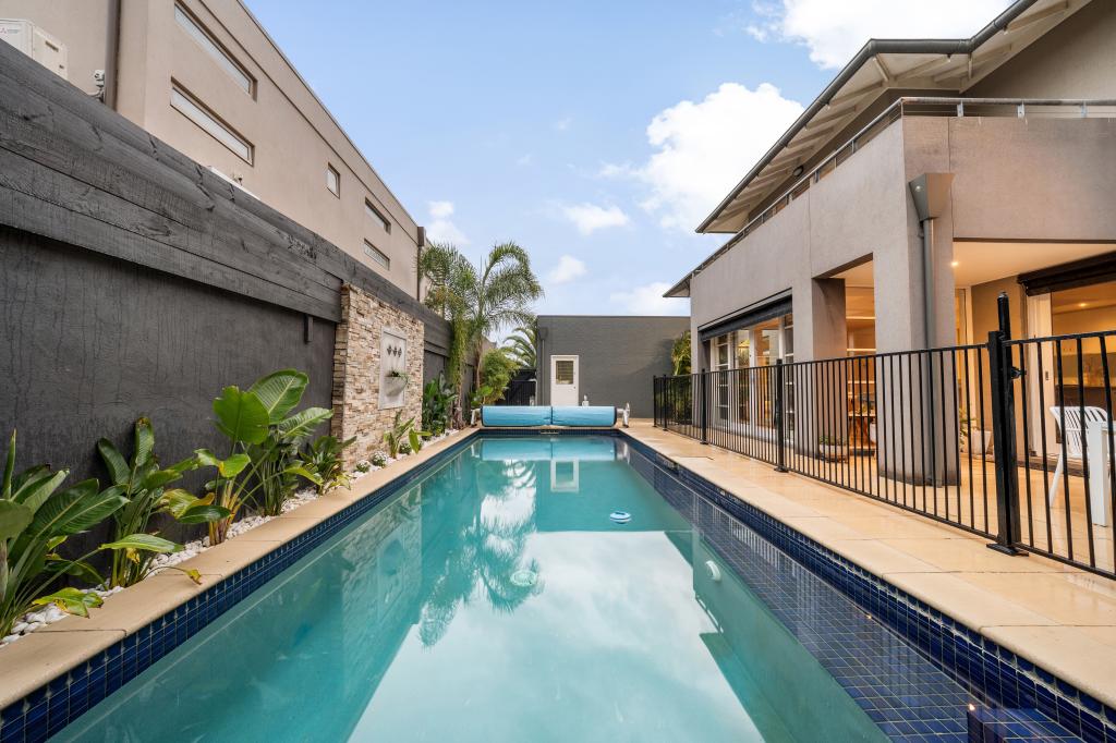 33 Tyrrell Tce, Waterways, VIC 3195
