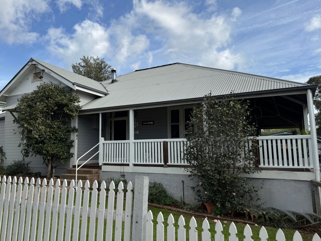 53 Caple St, Young, NSW 2594
