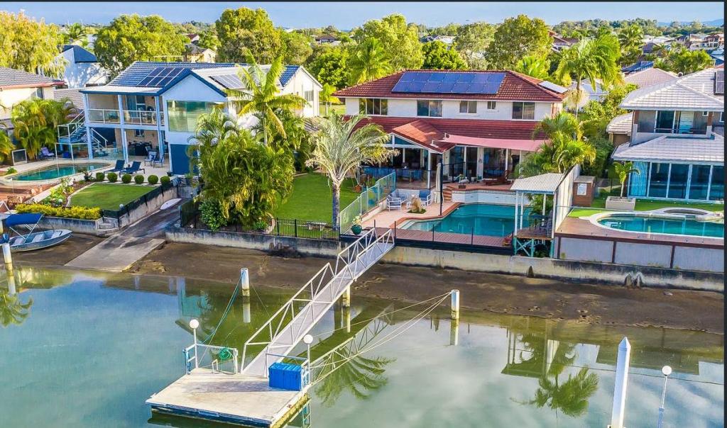 12 Intrepid Ct, Newport, QLD 4020