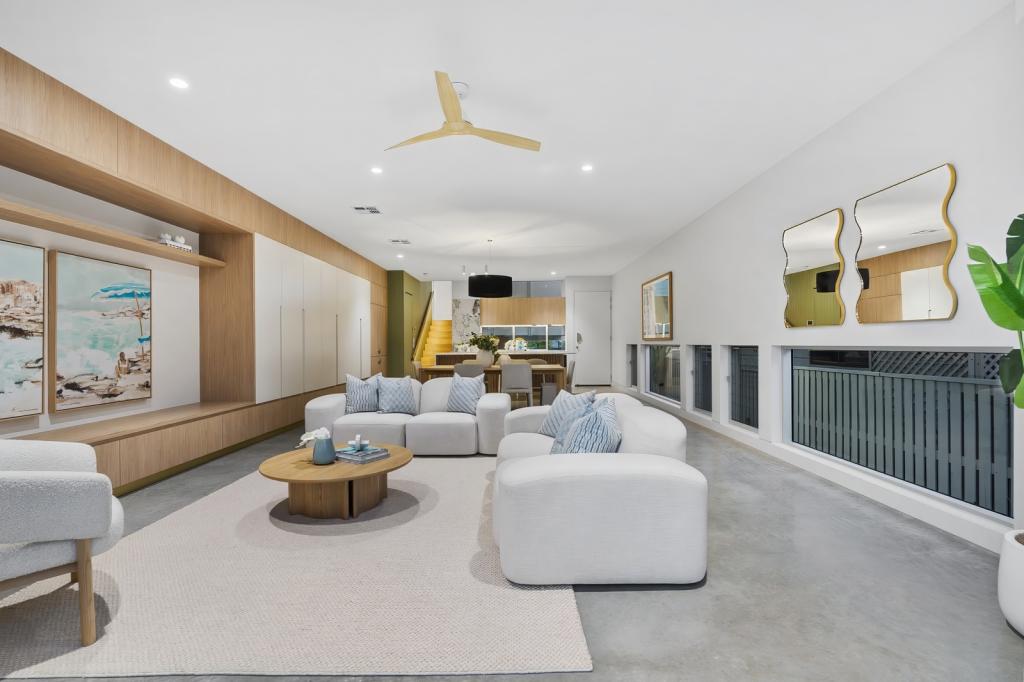 27 HILTON TCE, TEWANTIN, QLD 4565