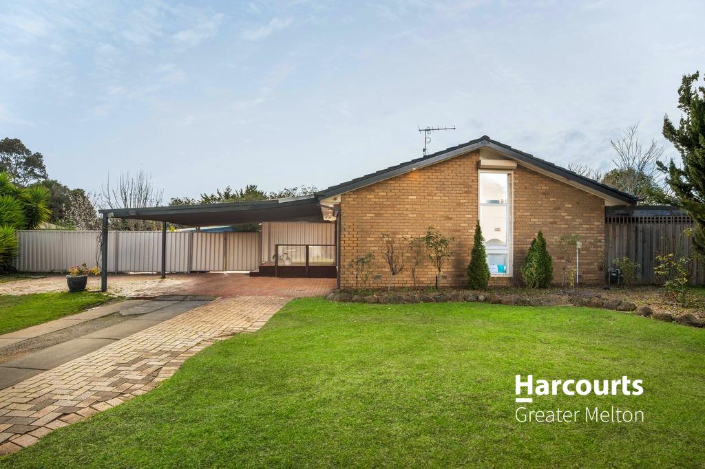 4 Braewood Pl, Melton West, VIC 3337