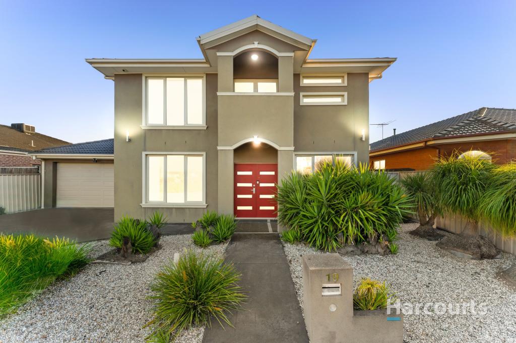 19 CHESTERFIELD RD, CAIRNLEA, VIC 3023
