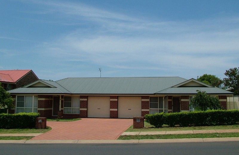 2/392 Stenner St, Kearneys Spring, QLD 4350
