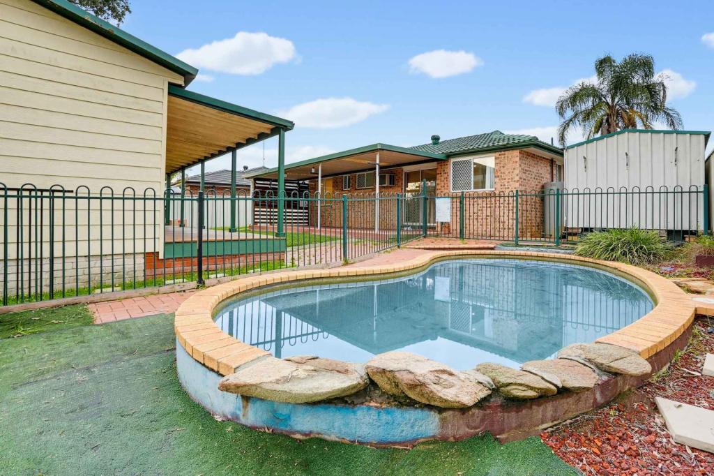57 Rotorua Rd, St Clair, NSW 2759