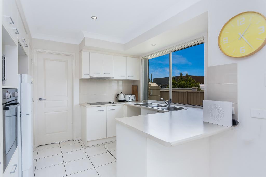 2/24 Kookaburra Ct, Yamba, NSW 2464