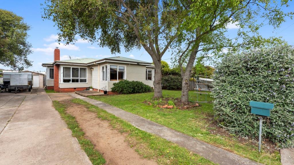 19 Churchill Ave, Devonport, TAS 7310