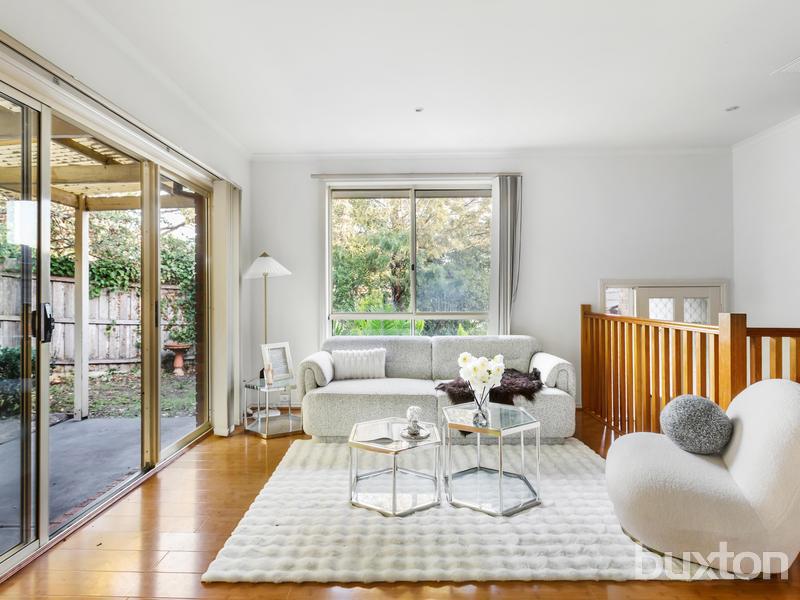 21 Dobson Rd, Montmorency, VIC 3094