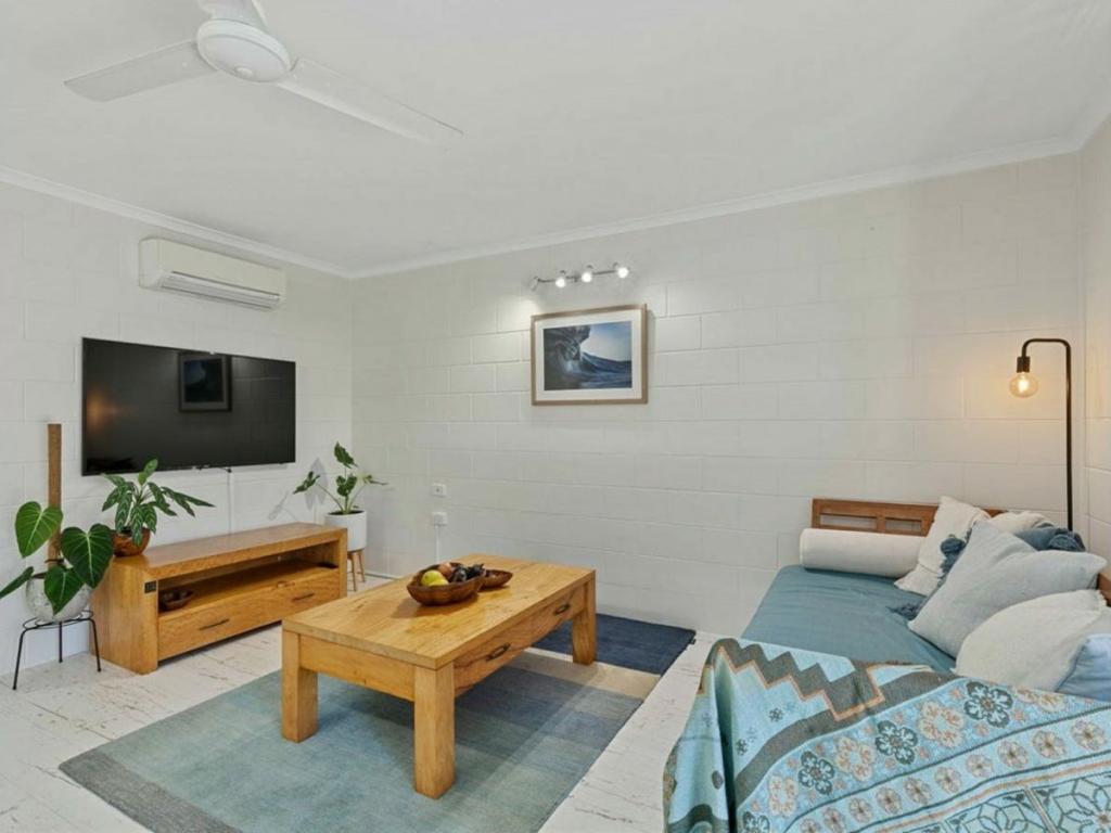 8/2 Mcpherson Cl, Edge Hill, QLD 4870