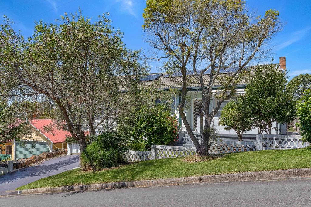 11 Crystal Cres, Wyong, NSW 2259