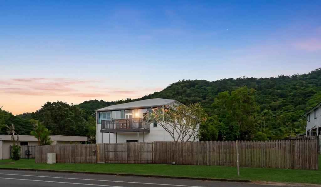 3 Aeroglen Dr, Aeroglen, QLD 4870