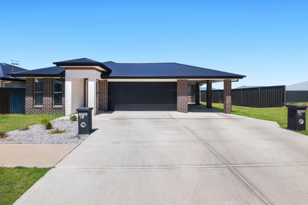 19-19a Davis Cres, Mudgee, NSW 2850