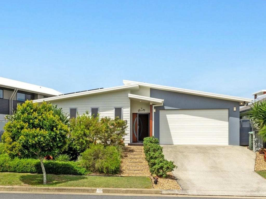8 Liriope St, Casuarina, NSW 2487
