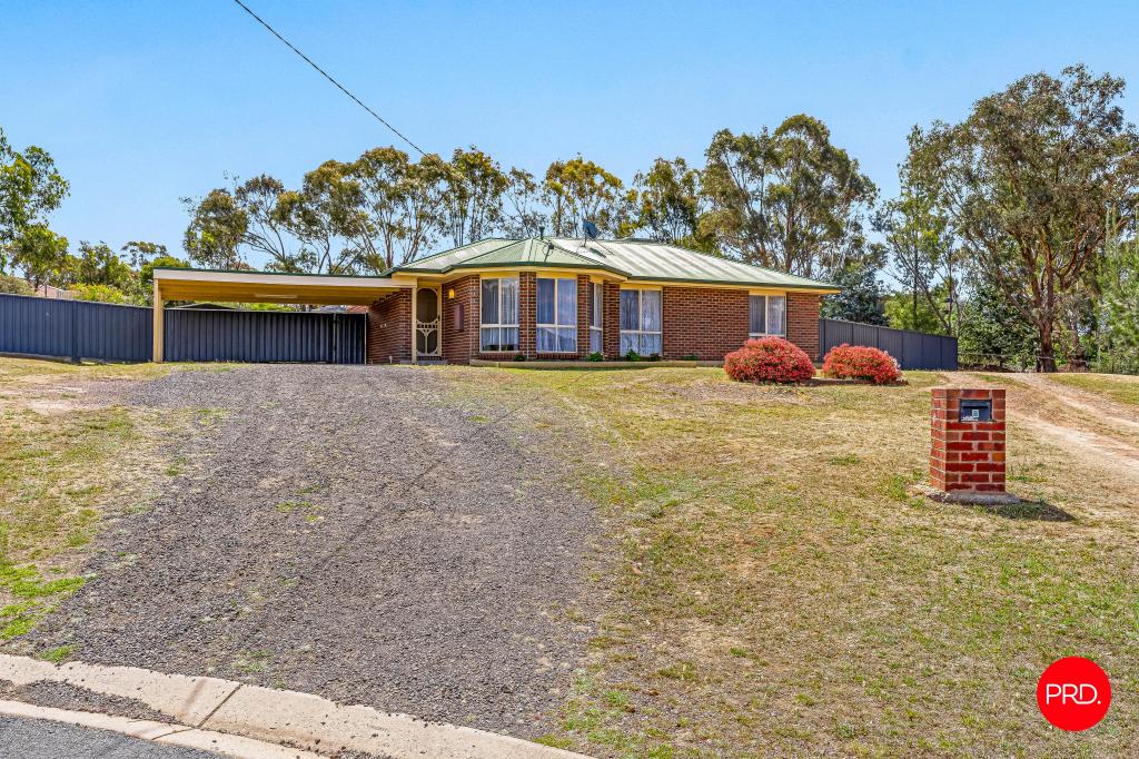 8 SETTLERS PL, MAIDEN GULLY, VIC 3551