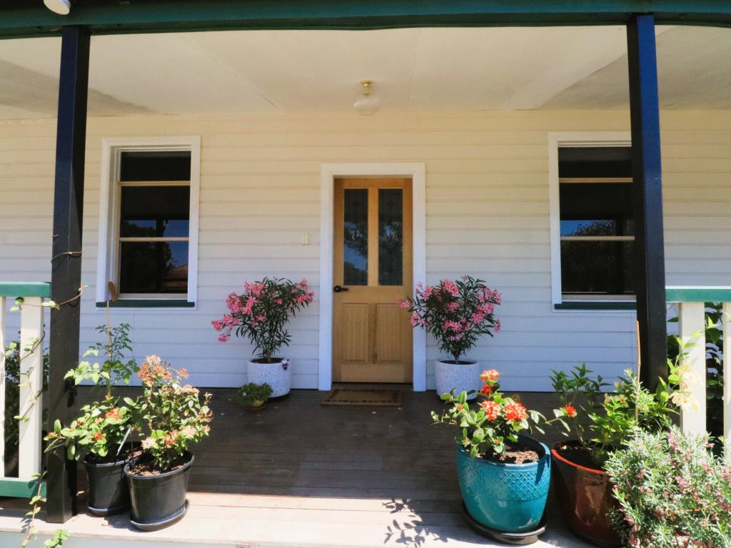 65 QUINTIN ST, ROMA, QLD 4455