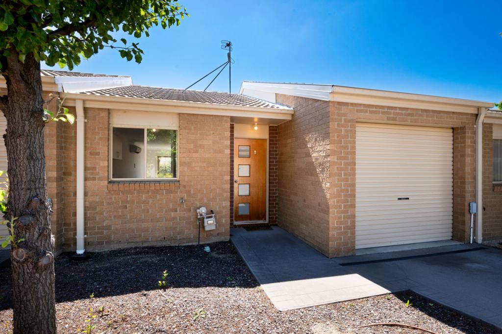 8/7 Loveday Cres, Casey, ACT 2913