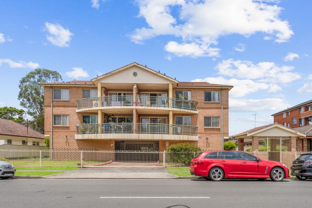 8/67 Harris St, Fairfield, NSW 2165