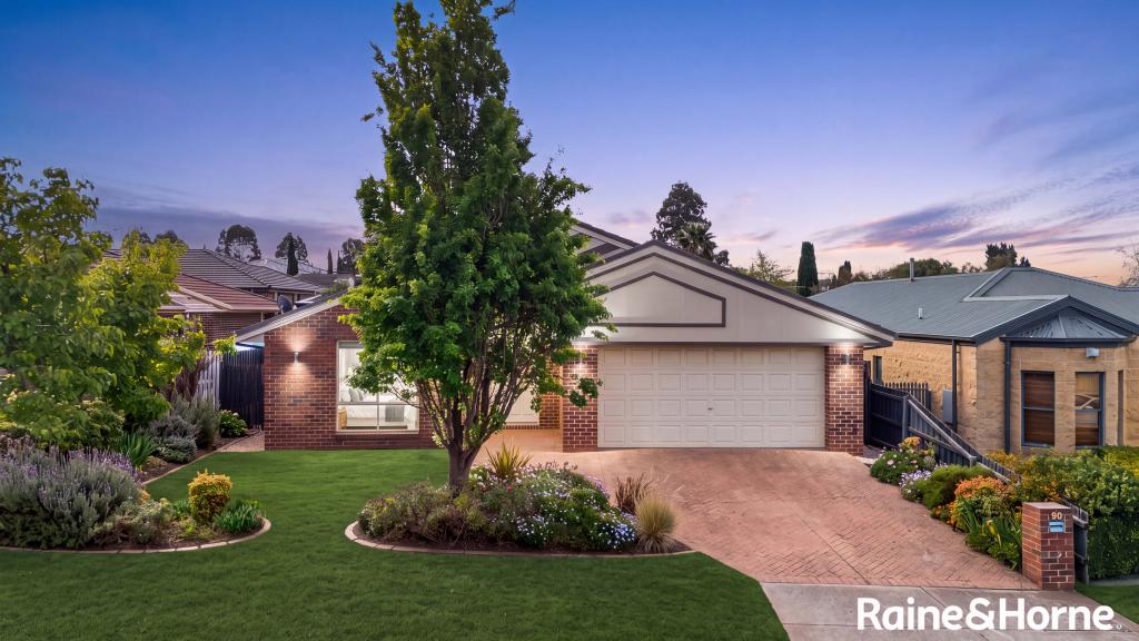 35 BERTHON CRES, HILLSIDE, VIC 3037
