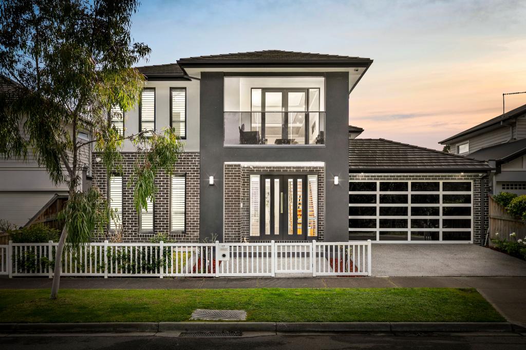 17 Marquee Cct, Greenvale, VIC 3059