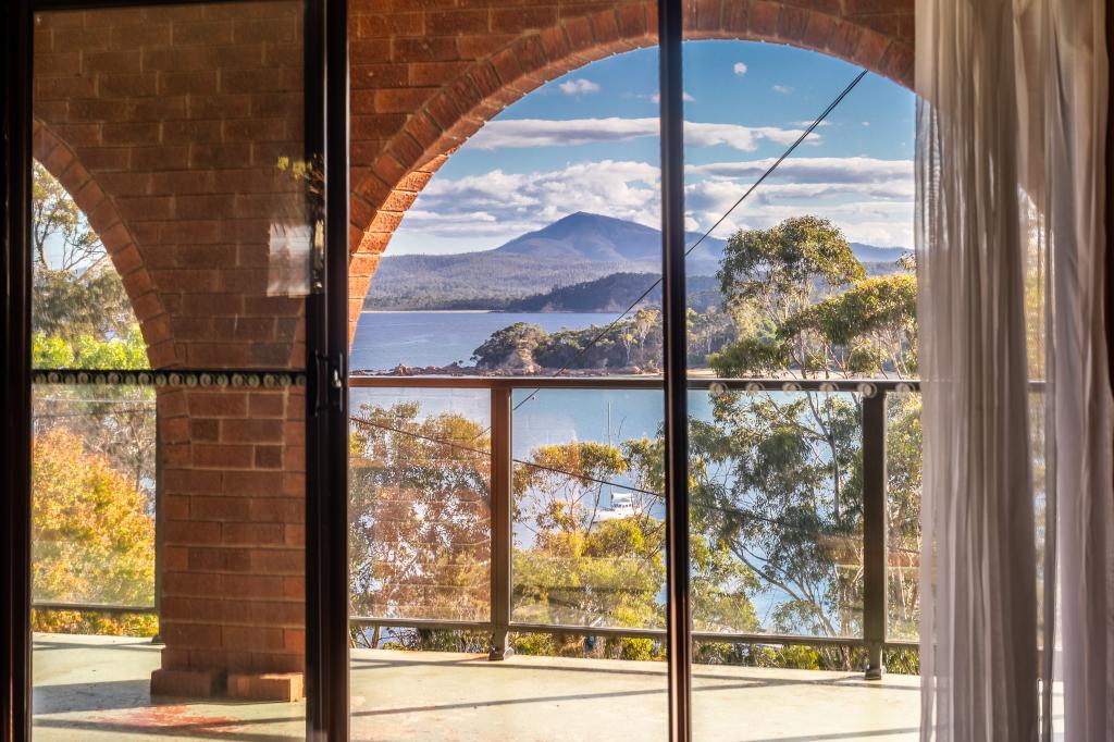 42 Cattle Bay Rd, Eden, NSW 2551