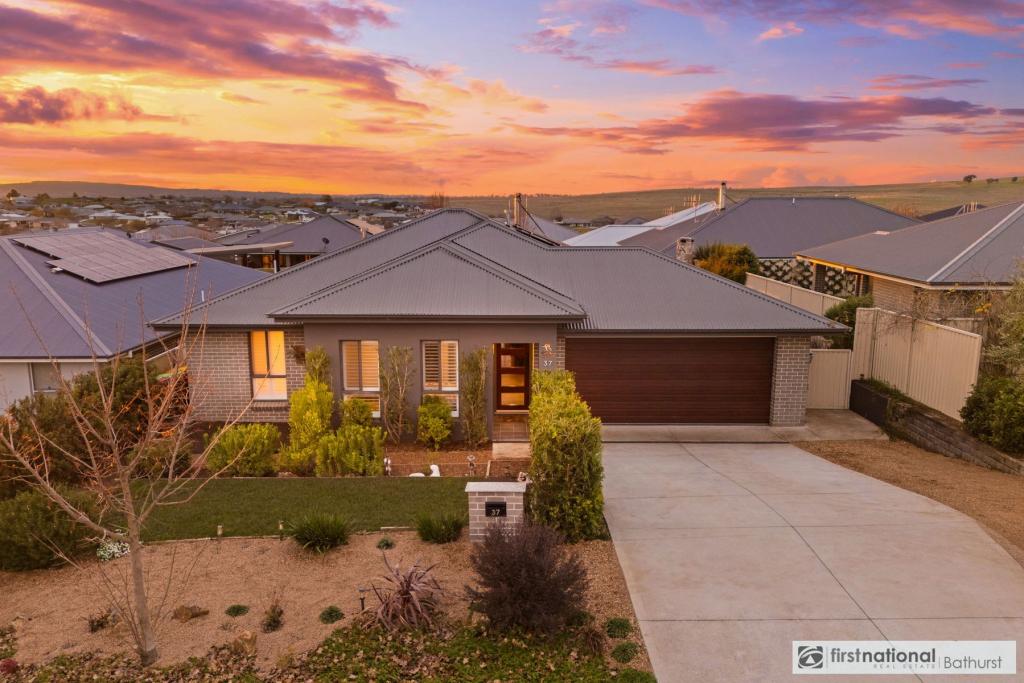 37 Coates Dr, Kelso, NSW 2795