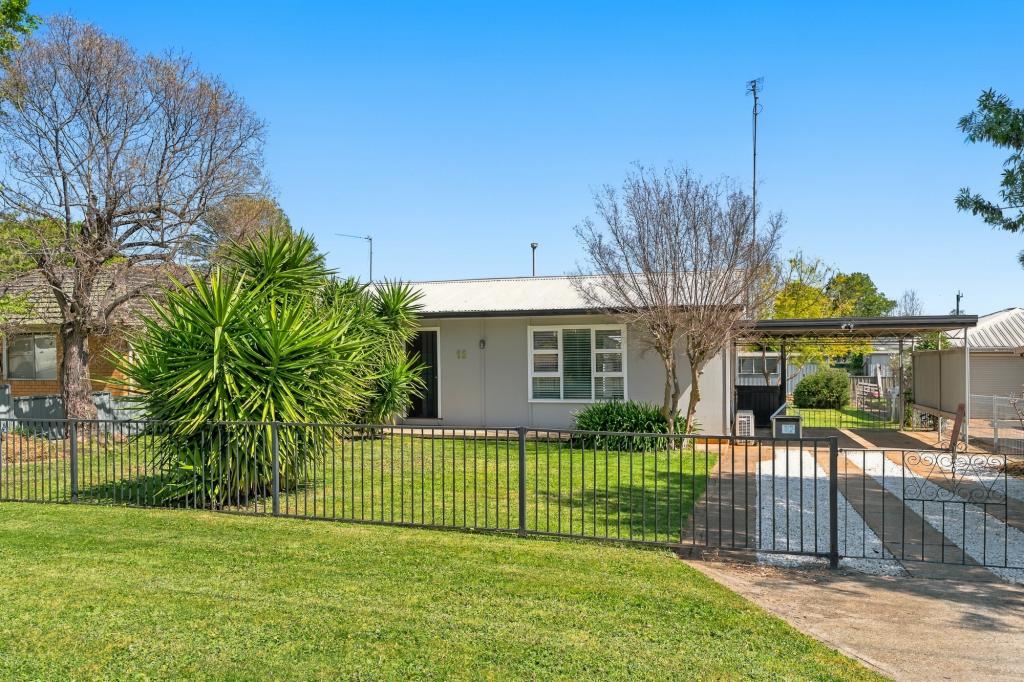 12 Kibbler St, Cowra, NSW 2794