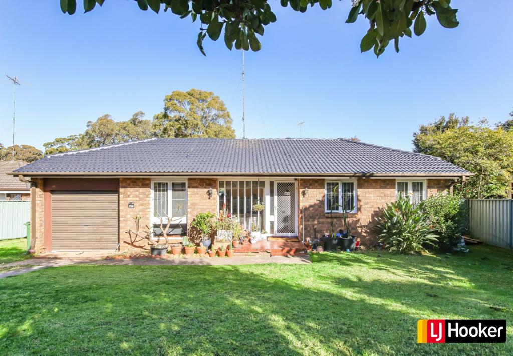 17 Dickens Rd, Ambarvale, NSW 2560