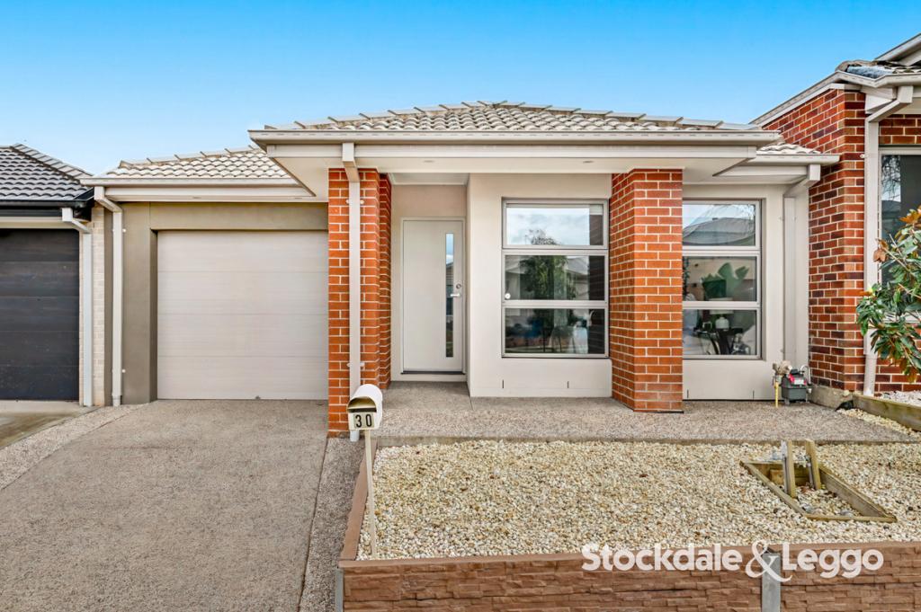 30 LEXINGTON PDE, BERWICK, VIC 3806