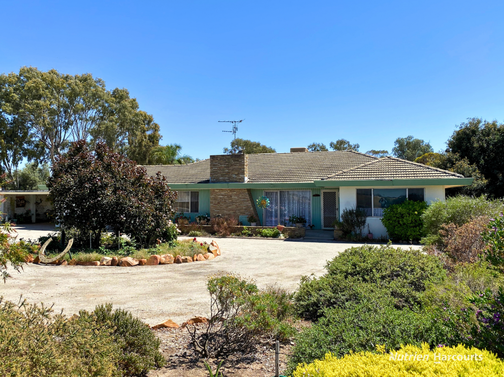 15 Hammond St, Kellerberrin, WA 6410