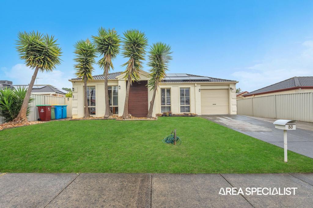 33 Monahans Rd, Cranbourne West, VIC 3977