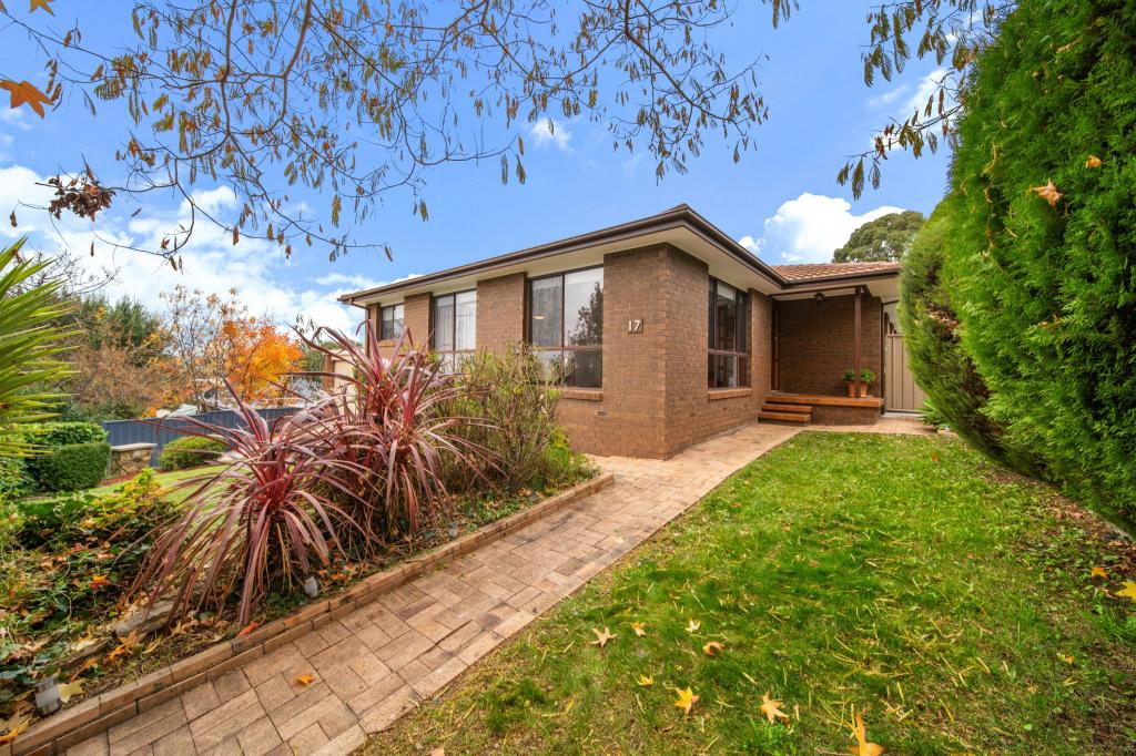 17 Casey Cres, Calwell, ACT 2905