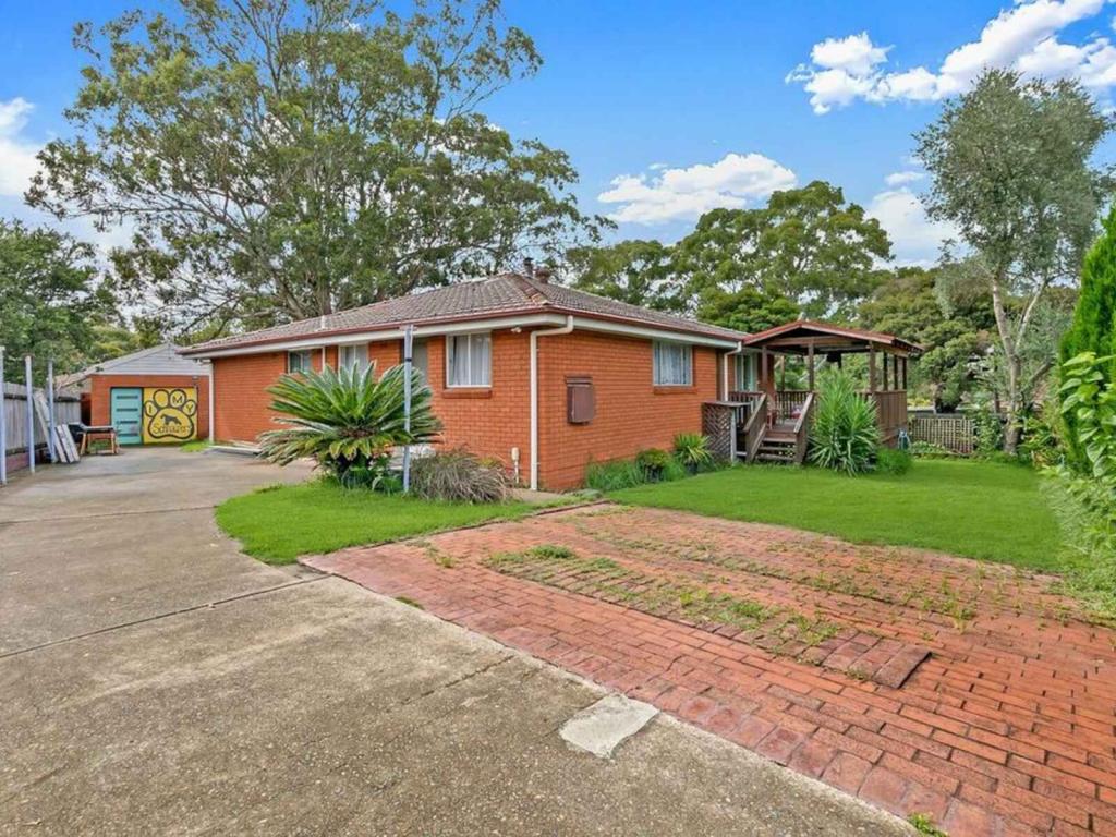 93 Madagascar Dr, Kings Park, NSW 2148