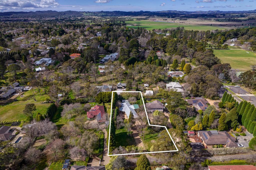 22 Charlotte St, Burradoo, NSW 2576