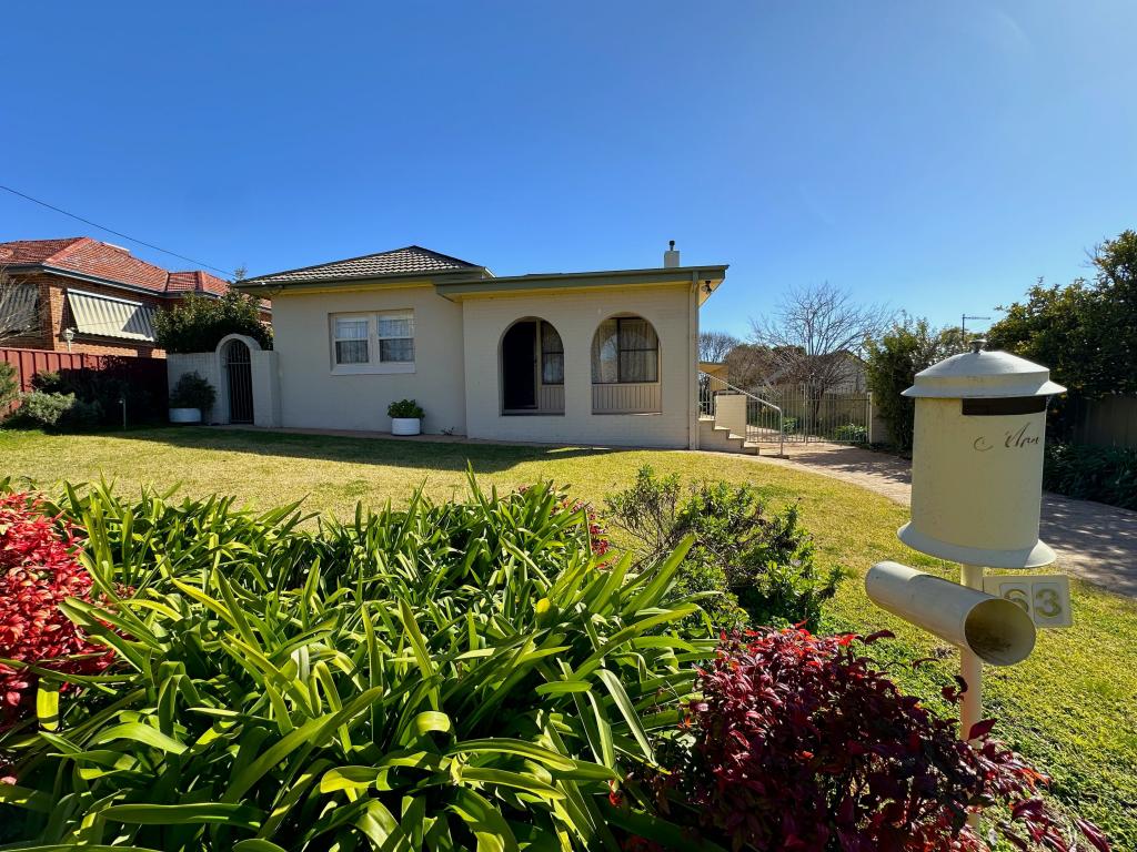 63 Thornhill St, Young, NSW 2594