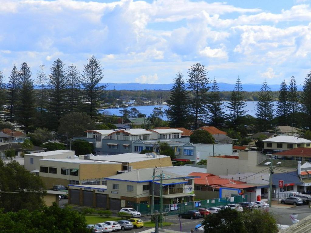 1/9 Campbells Lane, Yamba, NSW 2464