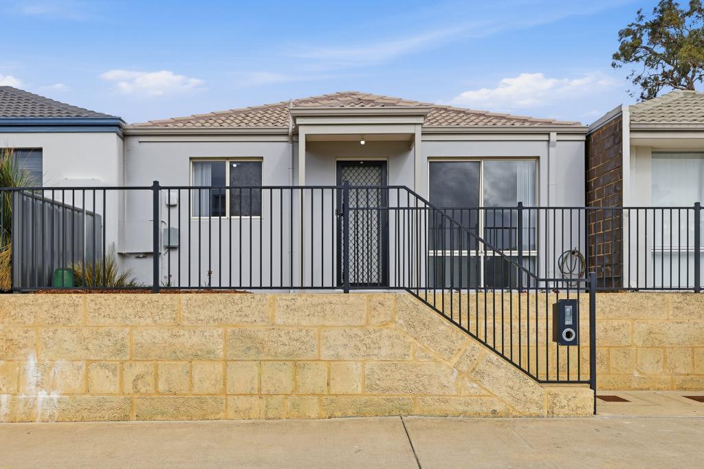4 Clarendon Cct, Lakelands, WA 6180