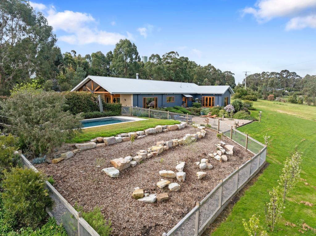 35 MARTINS RD, MEENIYAN, VIC 3956