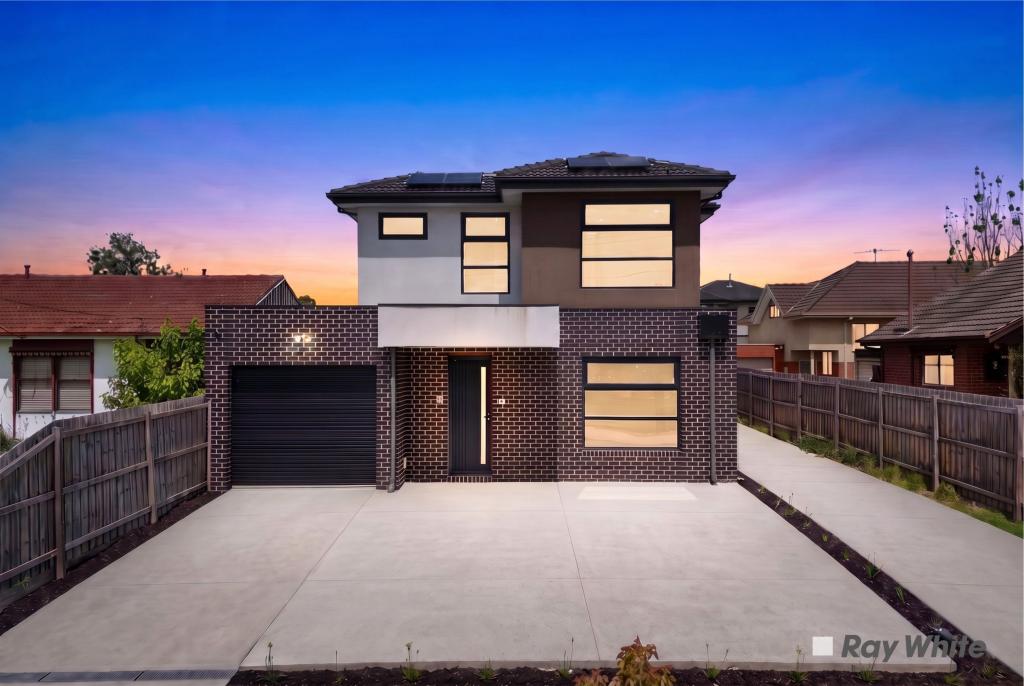 1/6 CRIMSON DR, DOVETON, VIC 3177