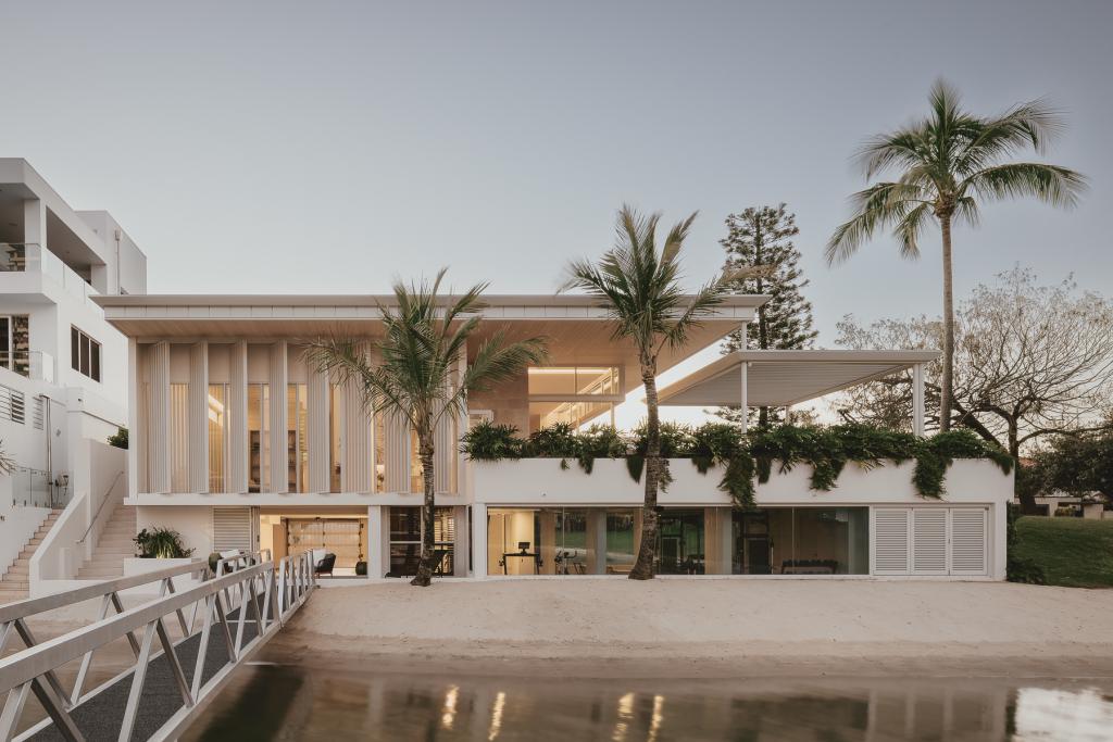 1 Viking Ct, Surfers Paradise, QLD 4217