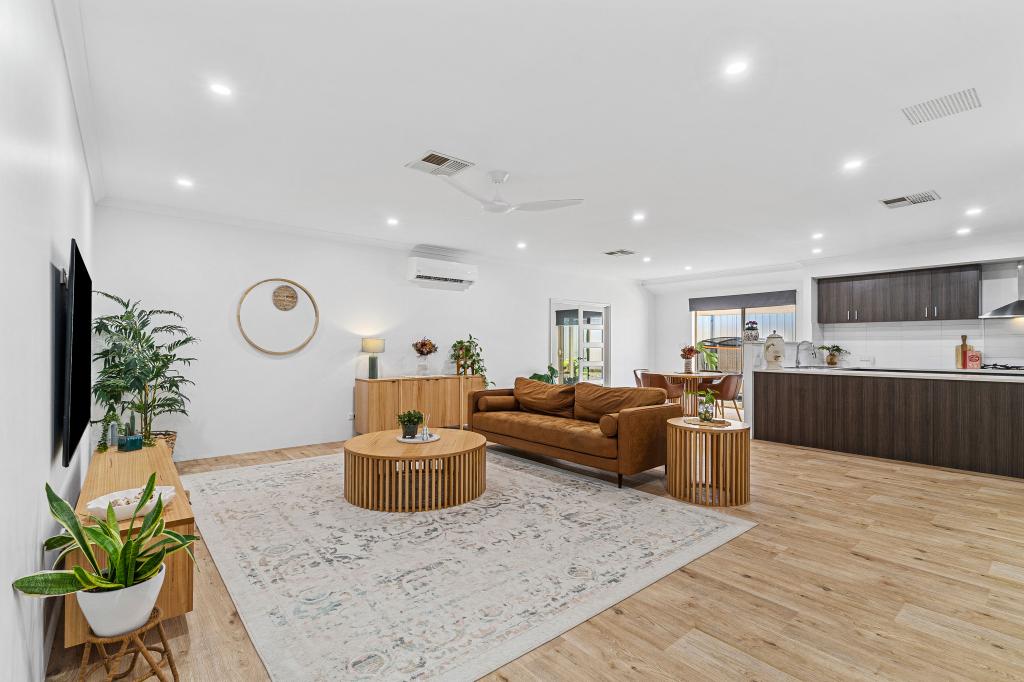 17 Arpenteur Turn, Madora Bay, WA 6210